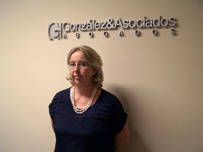 Elena González Lavado, abogada directora de González & Asociados